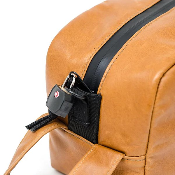 Abscent Odour-Proof Leather Toiletry Bag (Cognac)