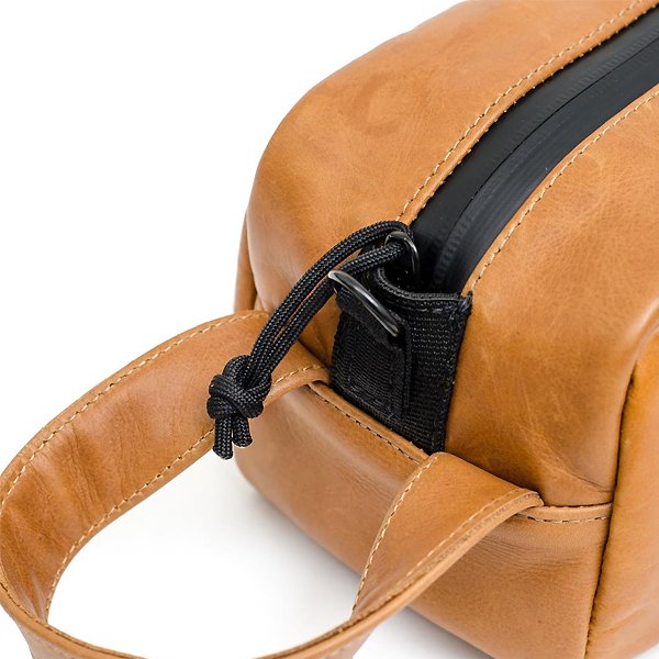 Abscent Odour-Proof Leather Mini Toiletry Bag (Cognac)